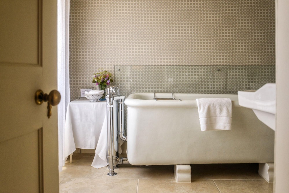 6 Balvaird The Mac Gregor Bathroom