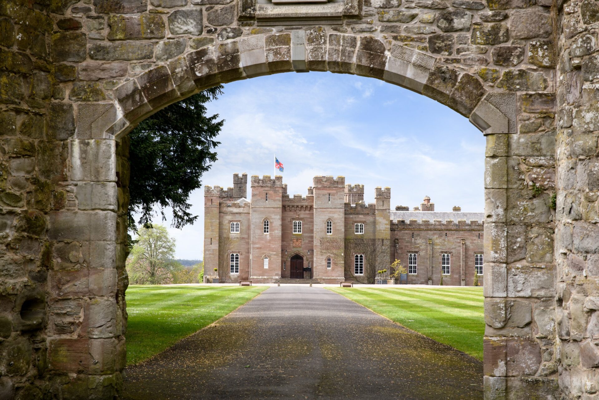 Lord Scone Tour - Welcome - Scone Palace