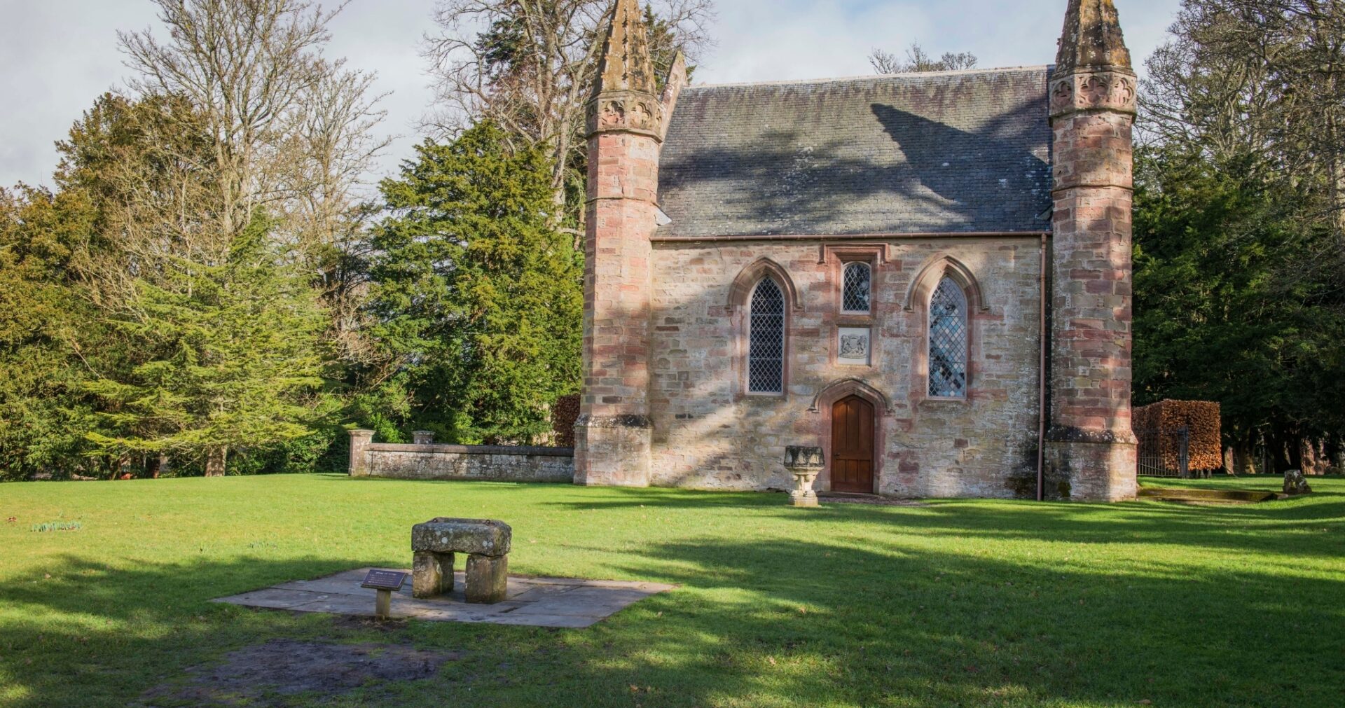 Moot Hill with Stone of Scone